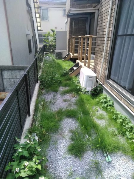 狭所の草取り 除草剤散布 中野区 お庭の専門店ニワナショナル 東京 埼玉