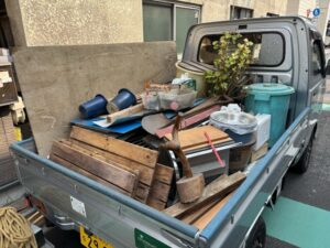 不用品回収の作業写真