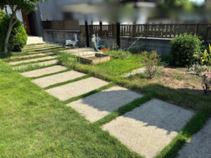 刈込・芝刈りの作業写真