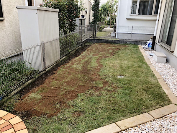 芝生の張り替え・芝生の補植・芝生のお手入れ／東京都小平市