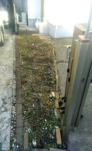 防草シート、人工芝の雑草対策、抜根作業、／上尾市