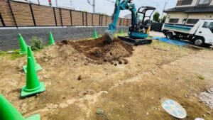 畑の土取り・土入れ・耕運の作業写真