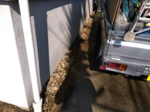 剪定・消毒・除草・土回収・防草シート・砂利敷き