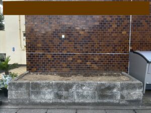 ロックガーデン風花壇づくりの作業写真
