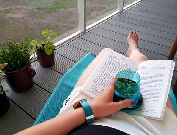 ベランダで読書