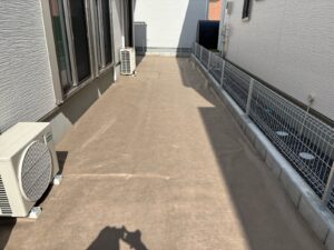 人工芝張り・飛び石設置の作業事例写真