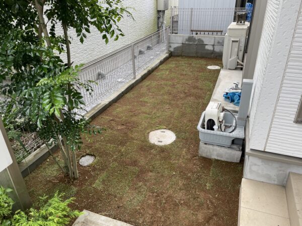 既存砂利回収処分、整地、TM9芝張り、目土水やり